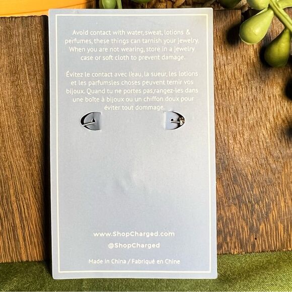 NEW 🔥 Removable Pearl Huggie Earrings 🔥 - Picture 5 of 5